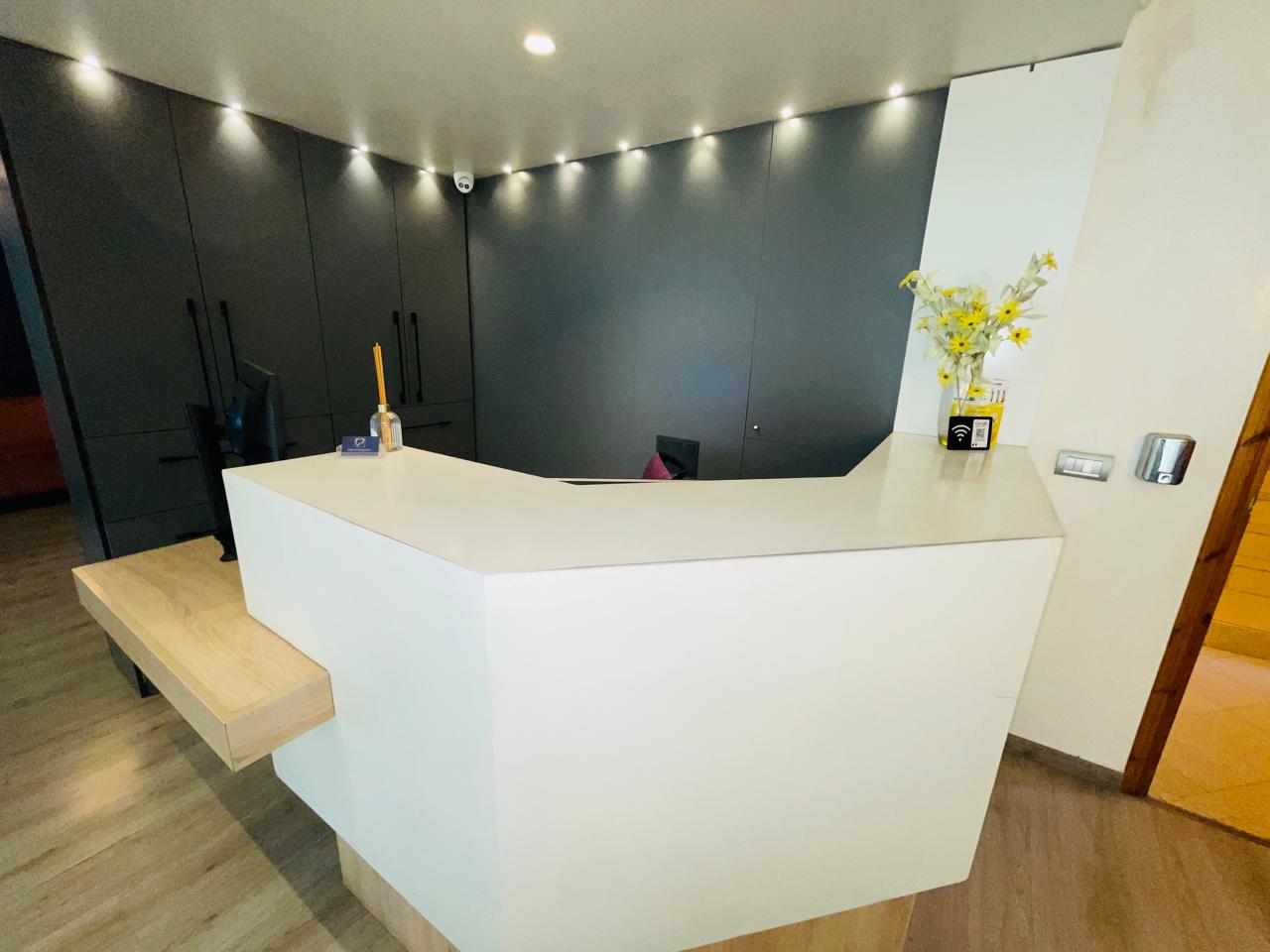 Cabinet 9